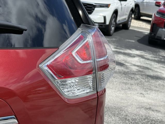 Used 2016 Nissan Rogue SL w/ SL Premium Package FWD image 16