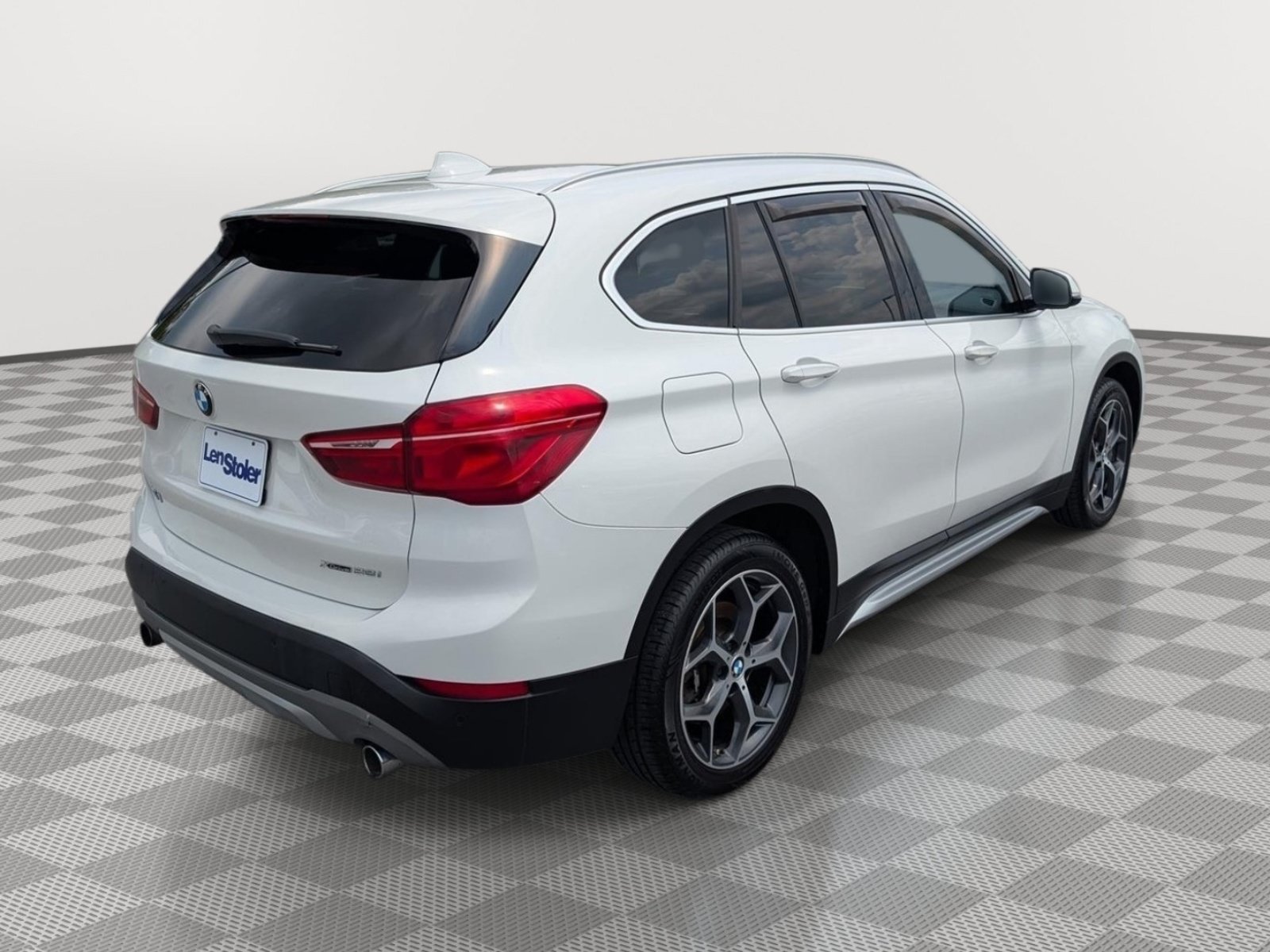 Used 2018 BMW X1 xDrive28i AWD/4WD image 5