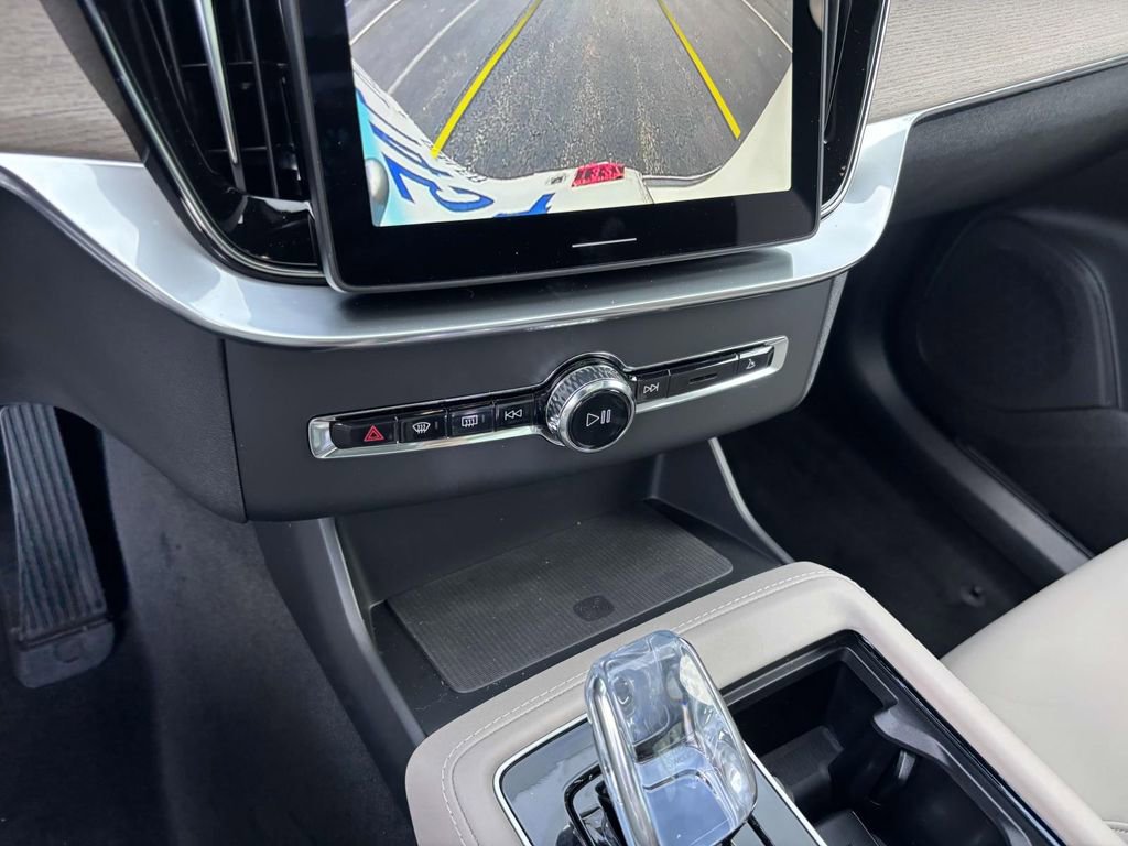 New 2026 Volvo XC90 T8 Plus w/ Protection Package Premier image 22