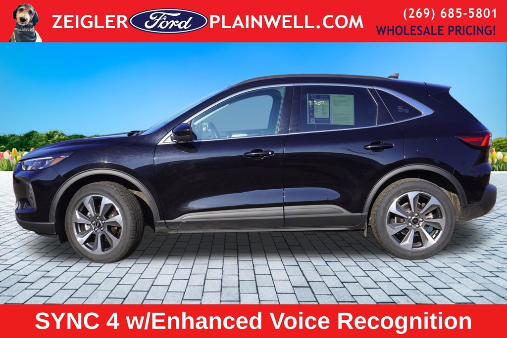 Used 2024 Ford Escape Platinum image 2