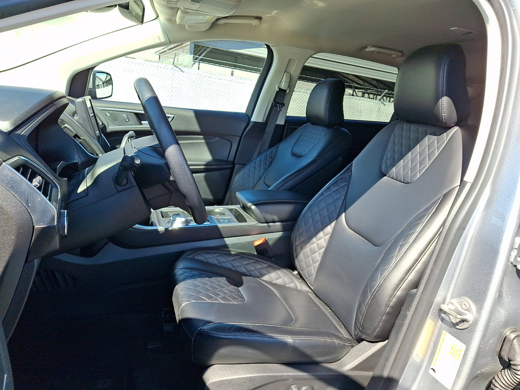 Used 2024 Ford Edge Titanium AWD/4WD image 24