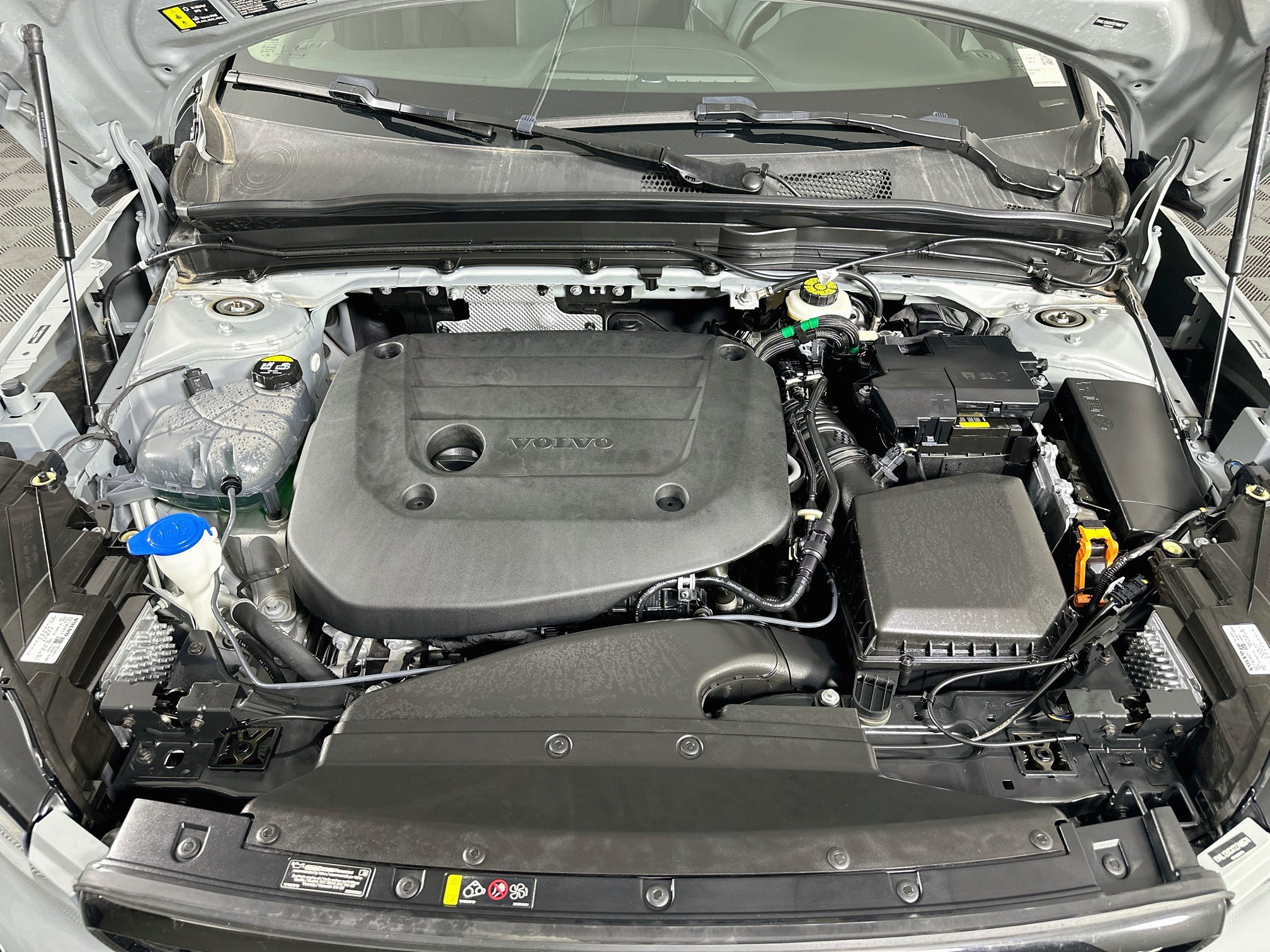 Used 2026 Volvo XC40 B5 Plus AWD/4WD image 36