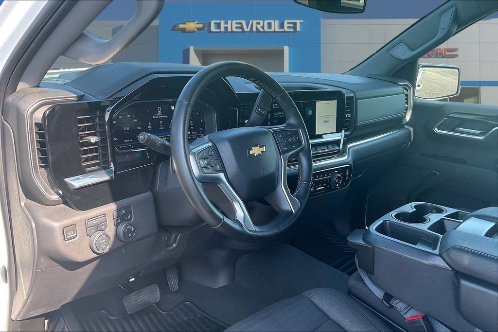 Used 2023 Chevrolet Silverado 1500 LT AWD/4WD image 18