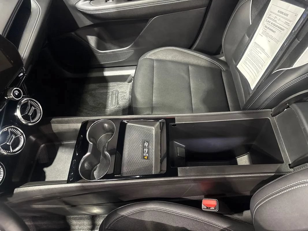 Used 2024 Chevrolet Blazer EV LT AWD/4WD image 92