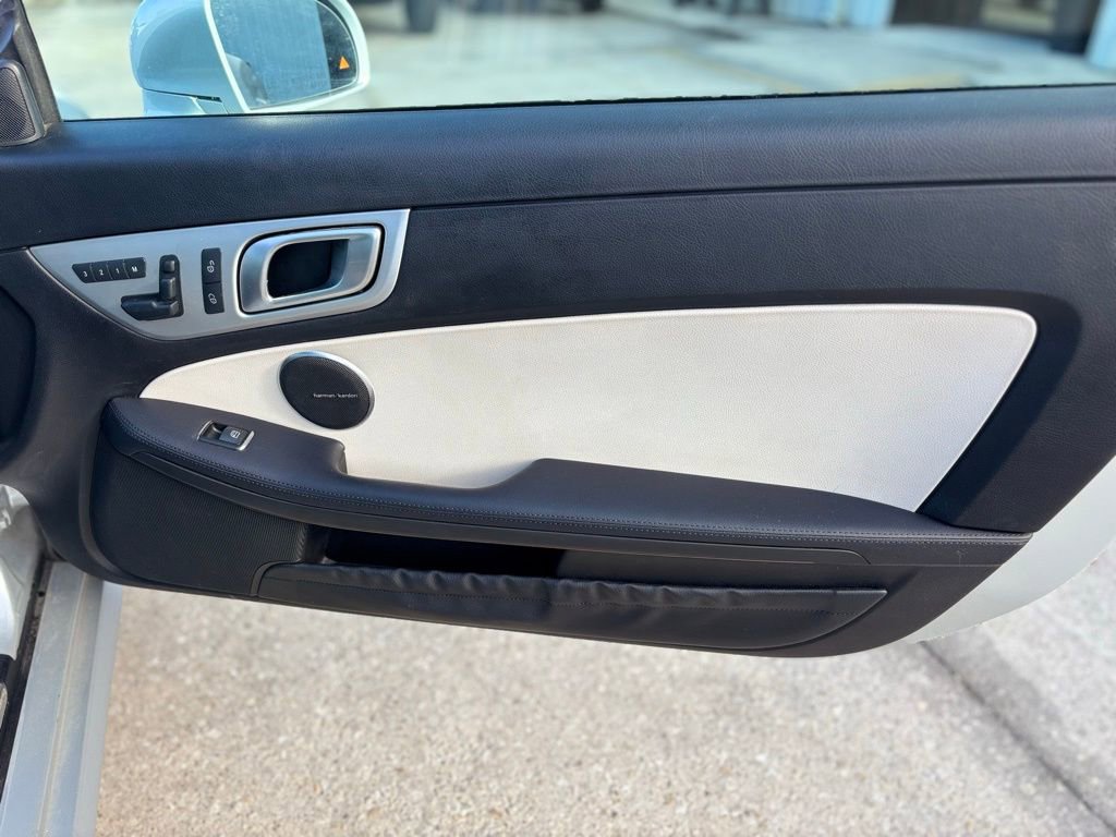 Used 2016 Mercedes-Benz SLK 300 image 12