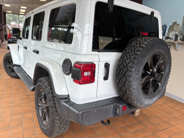 Used 2021 Jeep Wrangler Unlimited Sahara AWD/4WD image 30