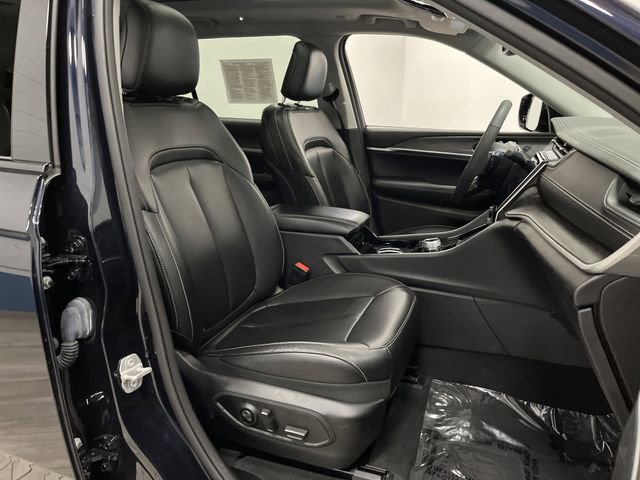 Used 2023 Jeep Grand Cherokee L Limited image 31