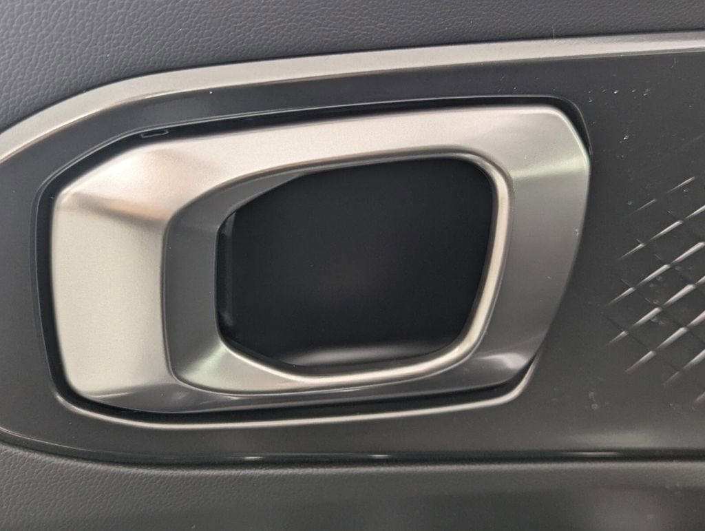 New 2025 Kia Sorento LX image 14