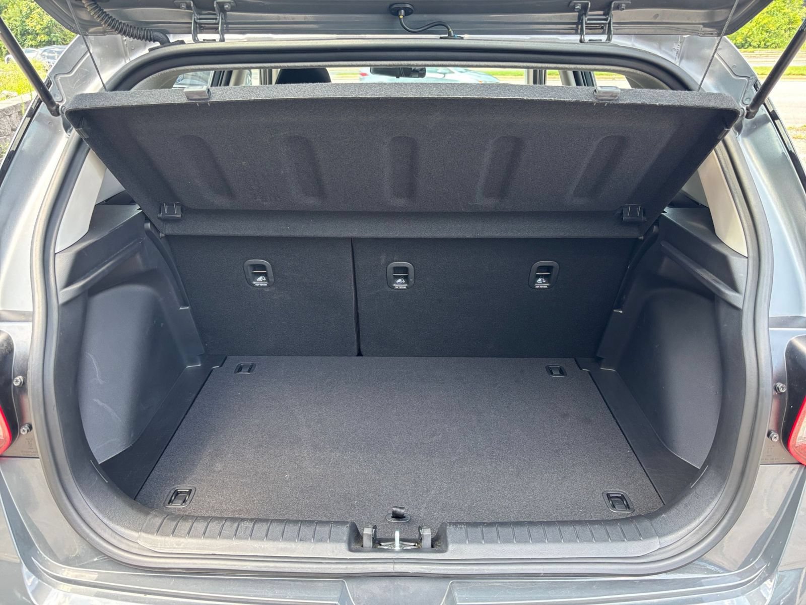 Used 2026 Hyundai Venue SEL FWD image 28