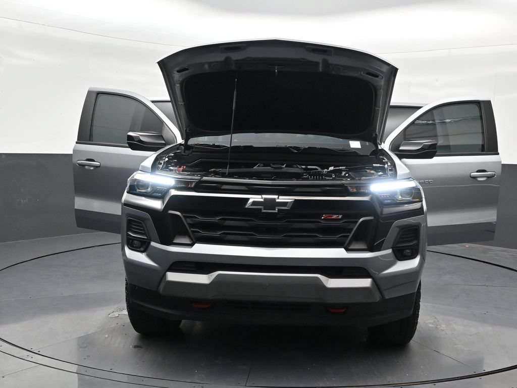 Used 2024 Chevrolet Colorado Z71 w/ Z71 Convenience Package 2 AWD/4WD image 36