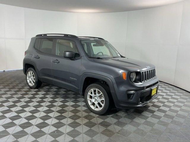 Used 2022 Jeep Renegade Latitude image 3