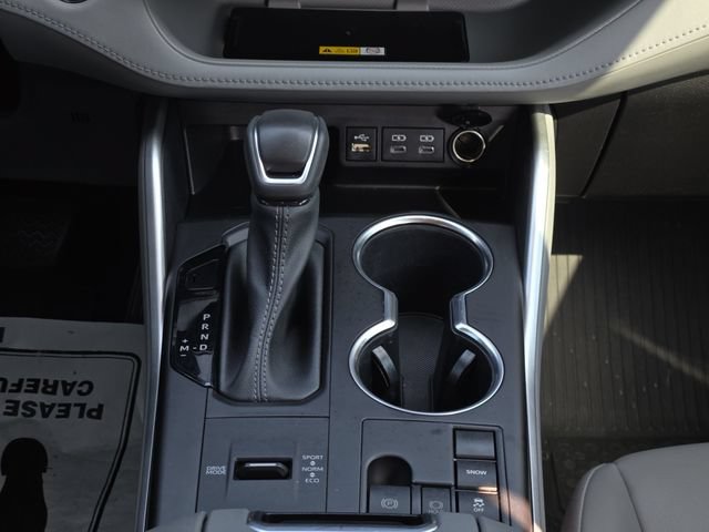 Used 2023 Toyota Highlander XLE FWD image 12