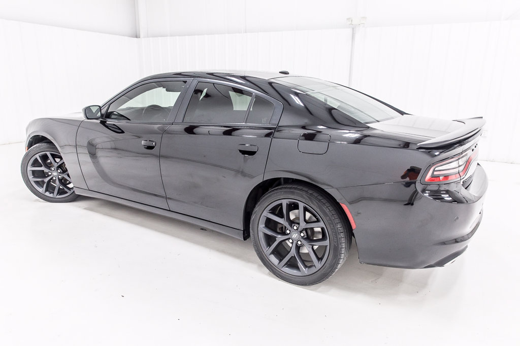 Used 2021 Dodge Charger SXT w/ Blacktop Package RWD image 5