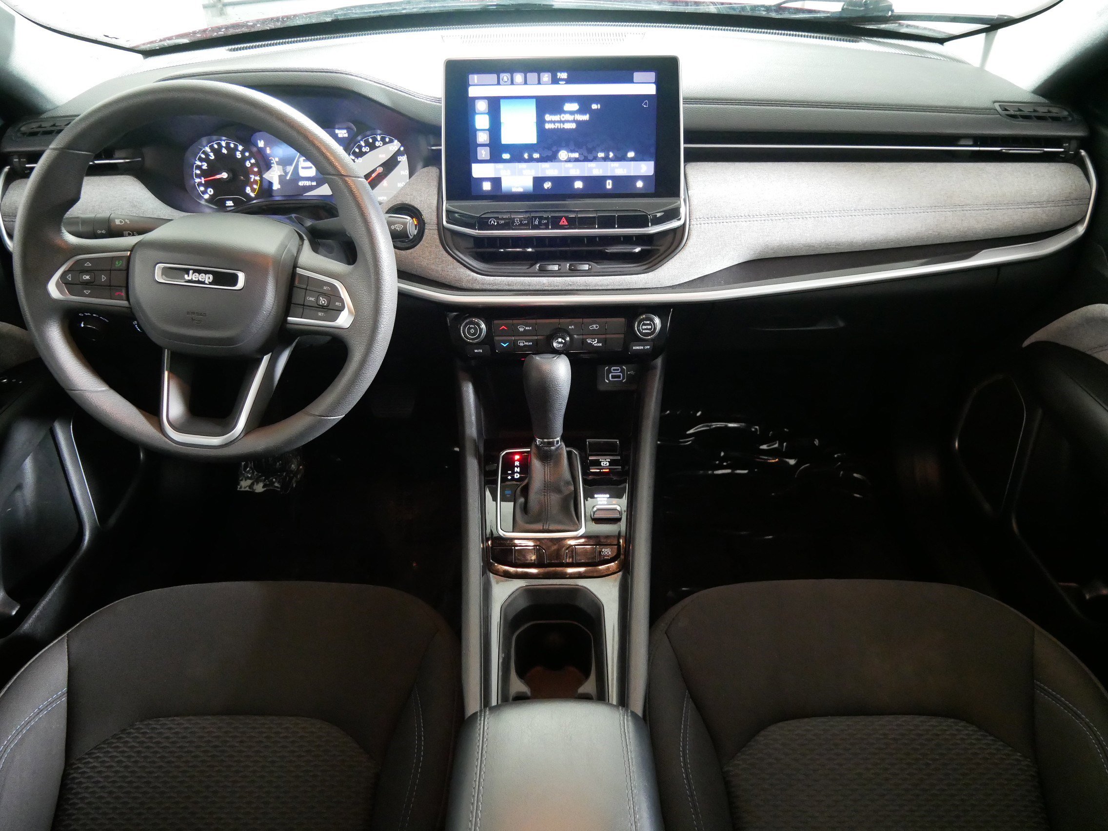 Used 2023 Jeep Compass Sport image 10