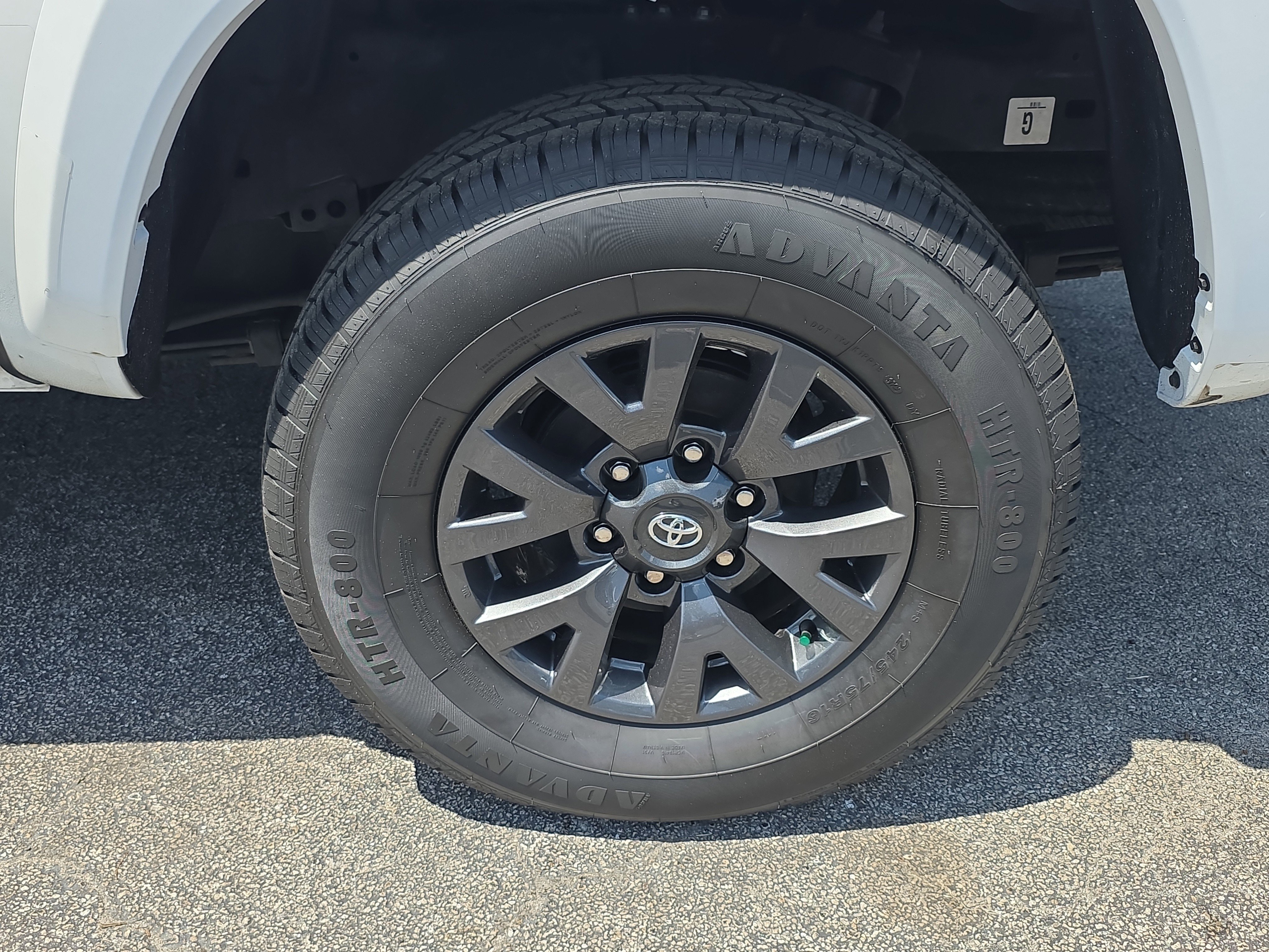 Used 2023 Toyota Tacoma SR5 AWD/4WD image 13