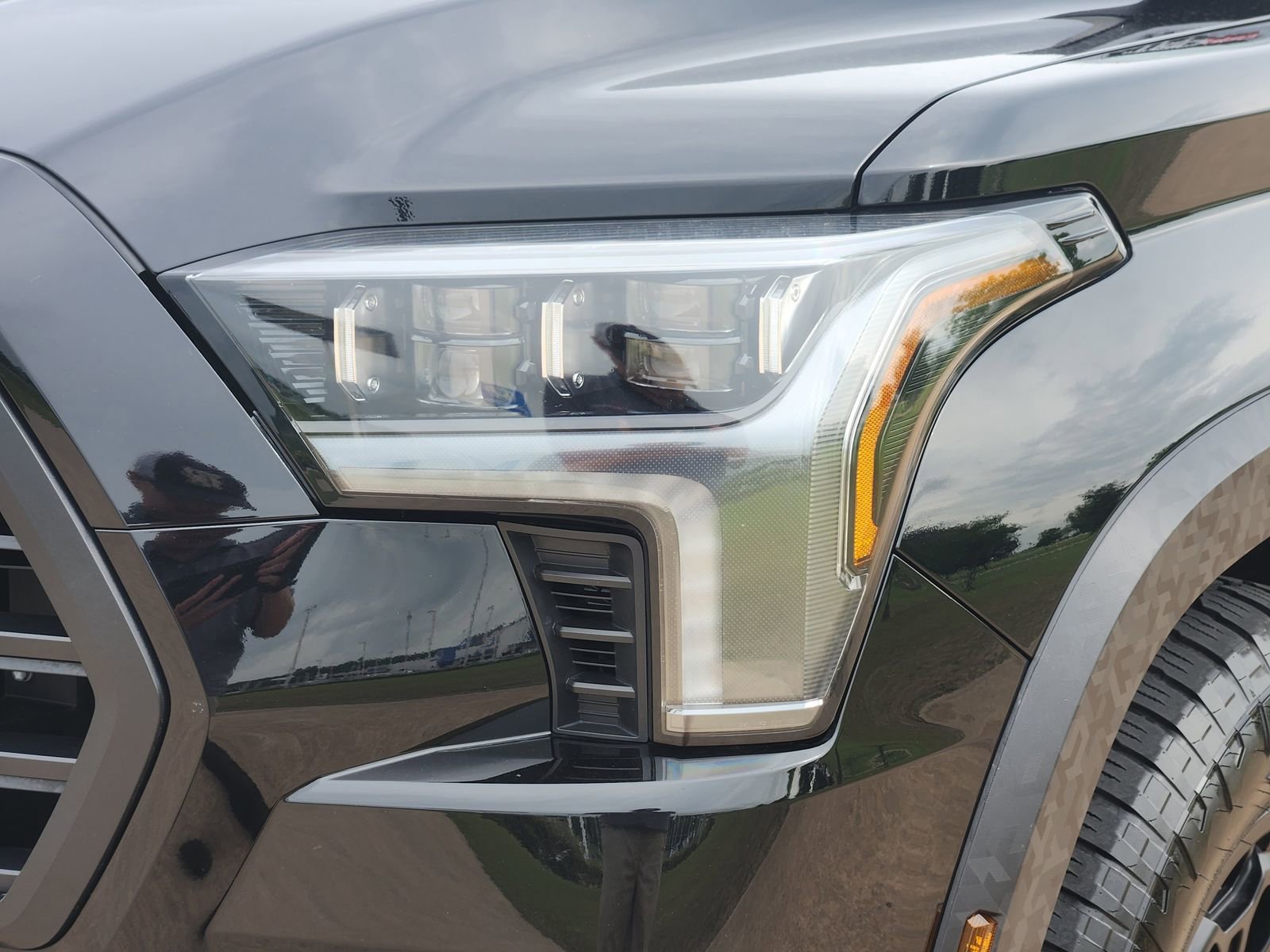 Used 2025 Toyota Sequoia TRD Pro AWD/4WD image 9