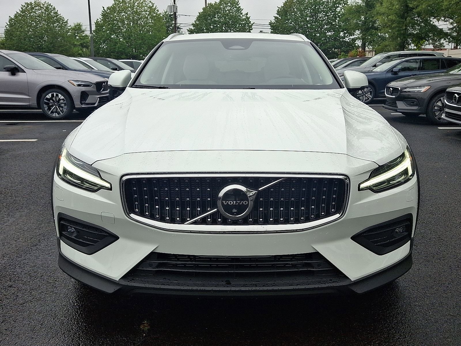 New 2026 Volvo V60 B5 Cross Country Plus w/ Protection Package Premier image 2