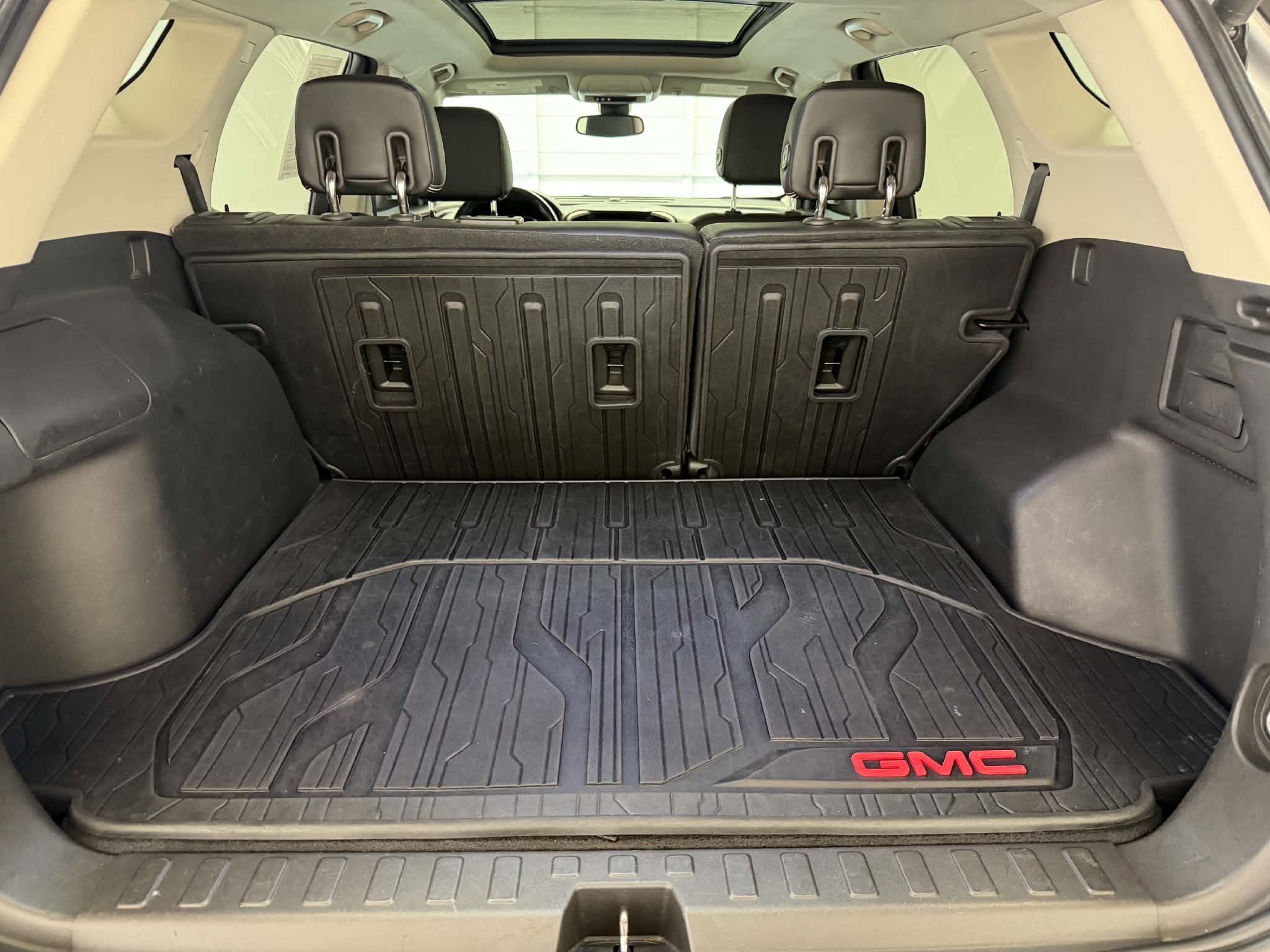 Used 2020 GMC Terrain Denali w/ Denali Premium Package FWD image 21