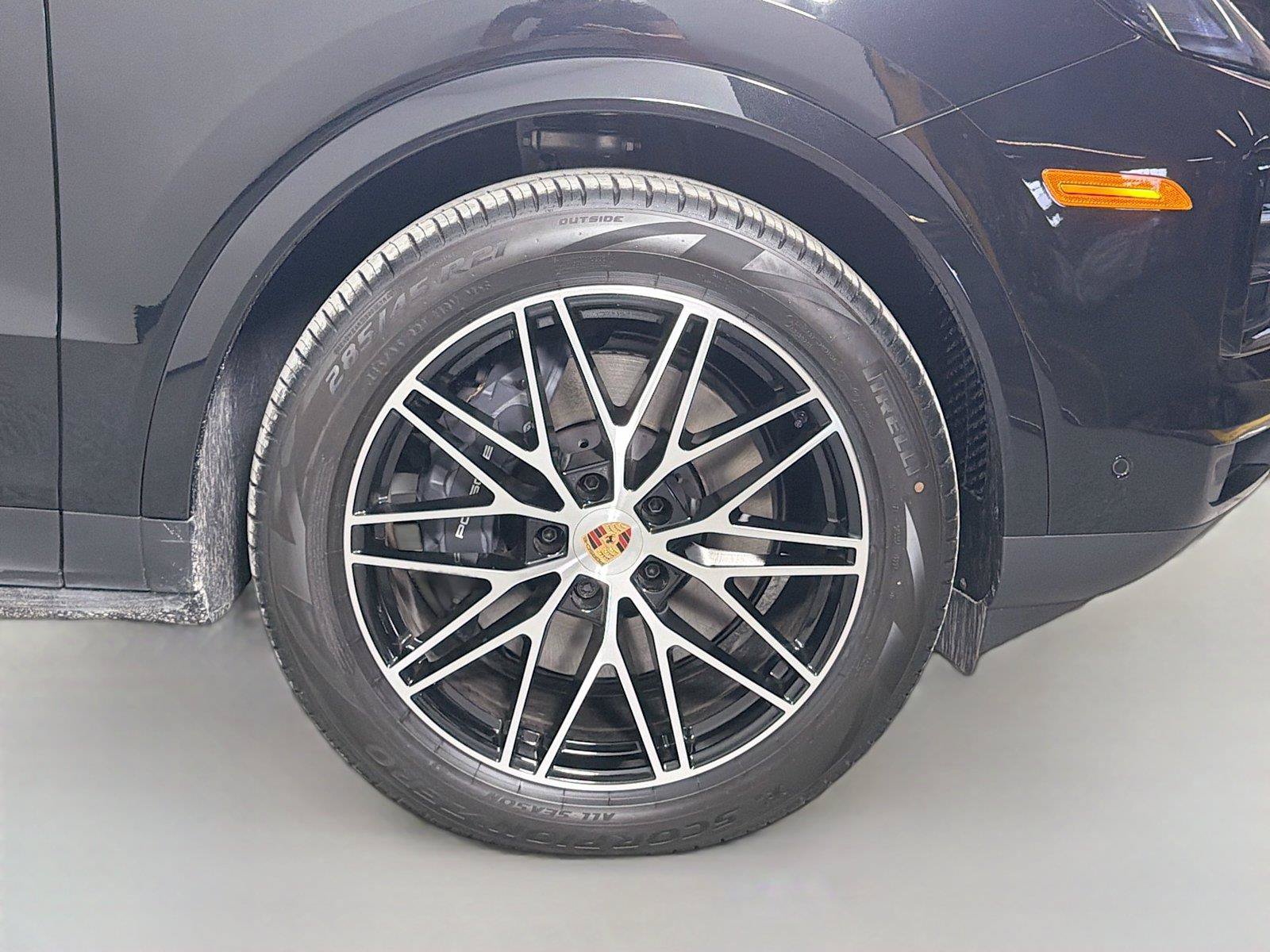 Certified 2026 Porsche Cayenne AWD/4WD image 14
