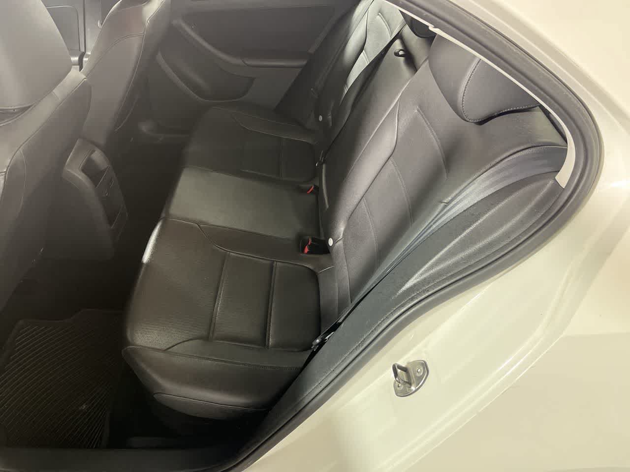 Used 2014 Volkswagen Jetta SE FWD image 22