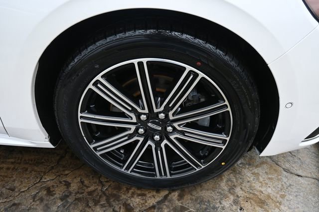 Used 2017 Lincoln Continental Reserve w/ Technology Package image 11