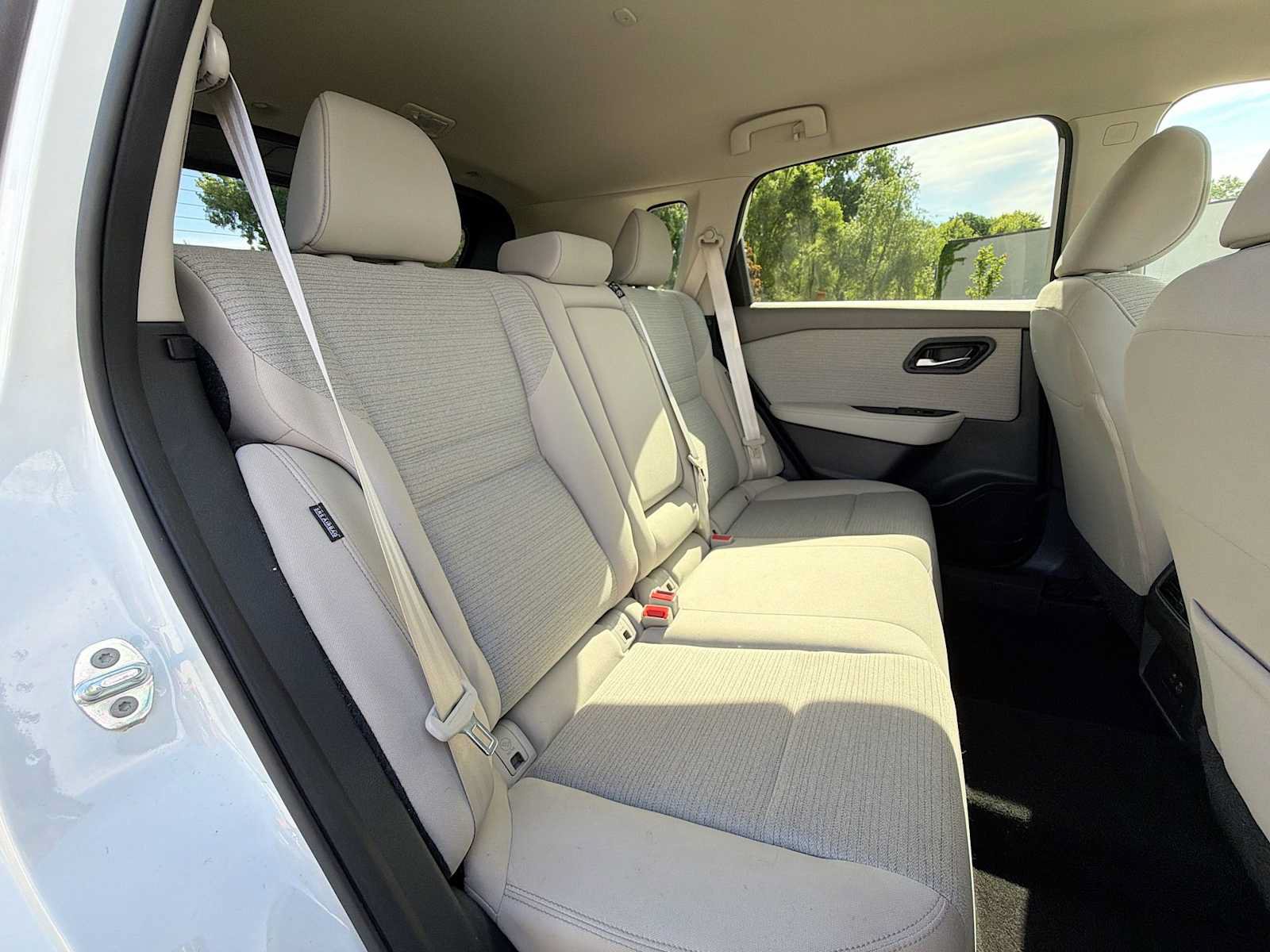 Used 2023 Nissan Rogue SV AWD/4WD image 17