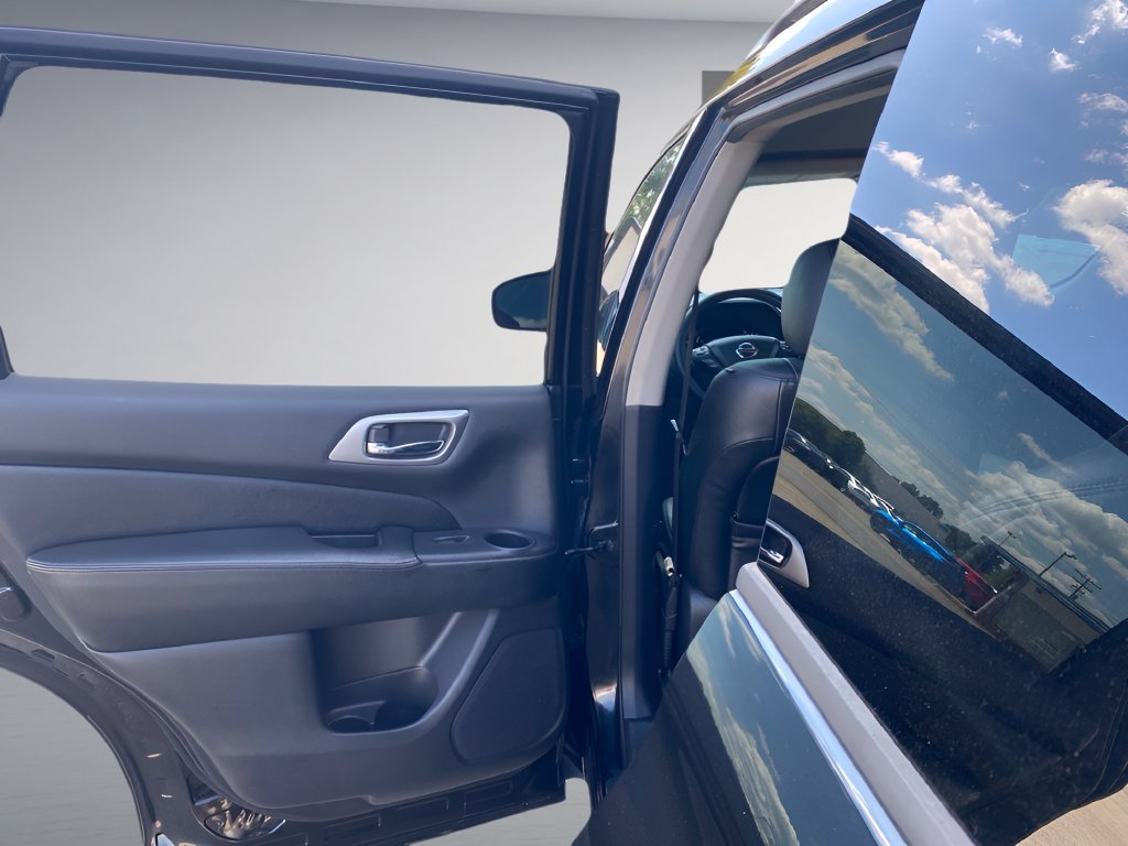 Used 2015 Nissan Pathfinder S FWD image 16