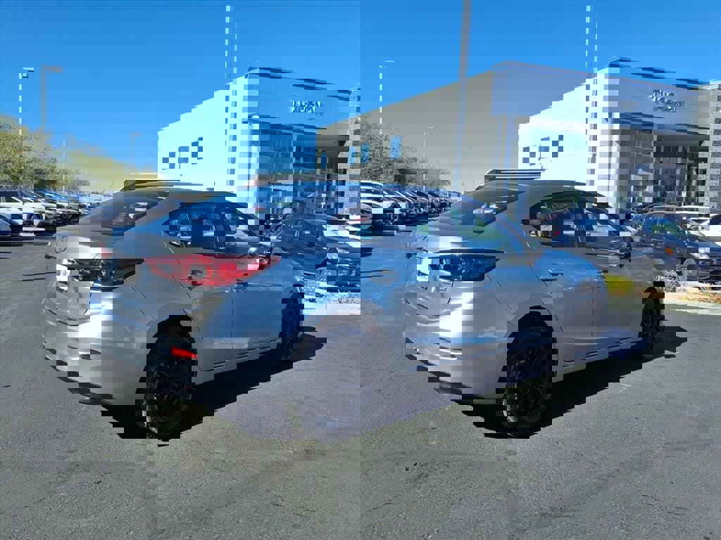 Used 2015 MAZDA MAZDA3 i SV image 9