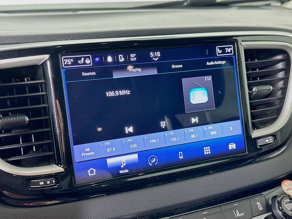 Used 2023 Chrysler Pacifica Touring-L image 30