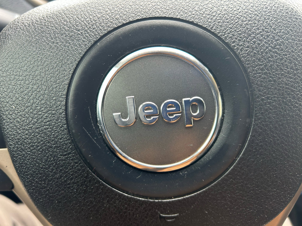 Used 2014 Jeep Cherokee Sport image 20