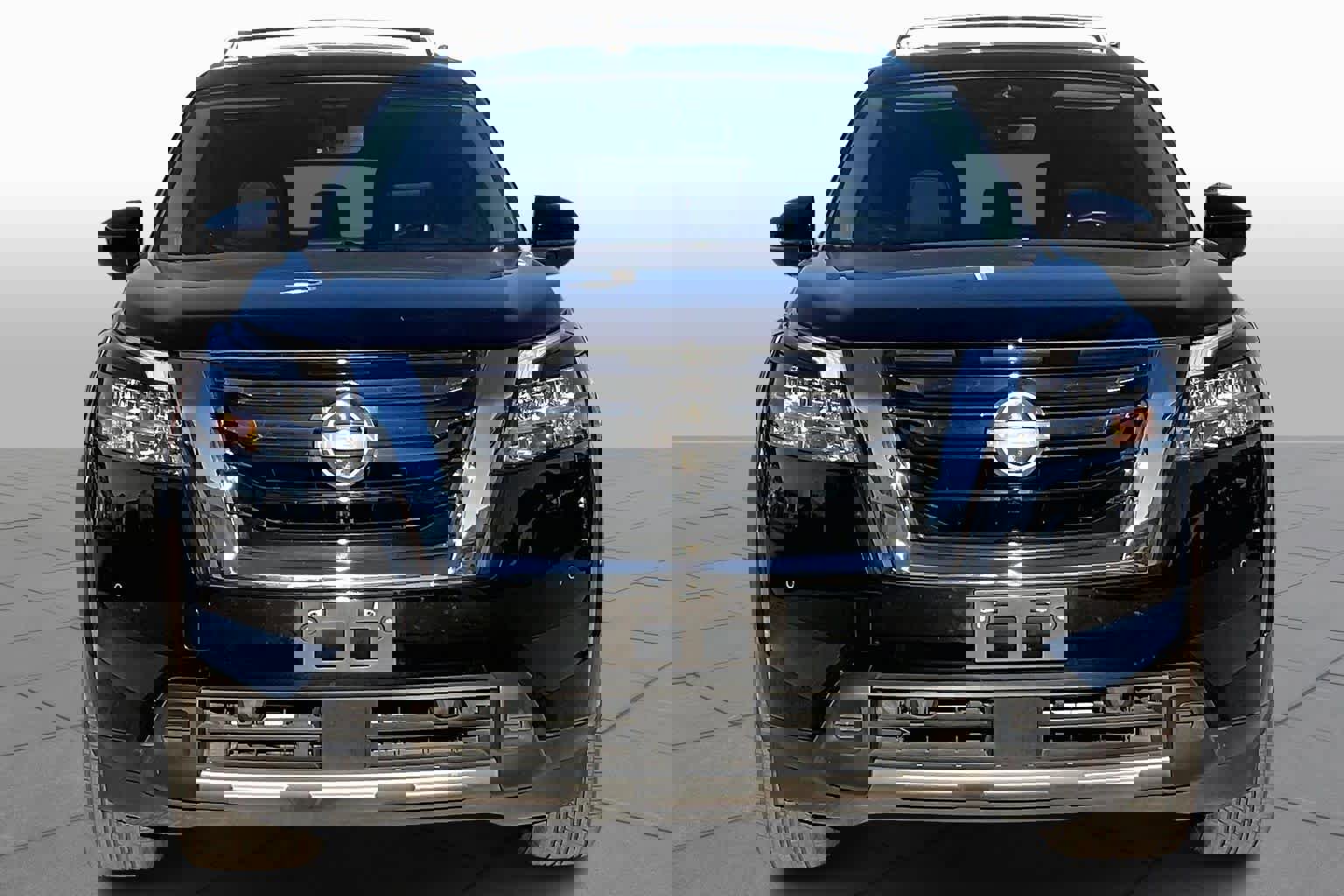 Used 2024 Nissan Pathfinder Platinum image 5