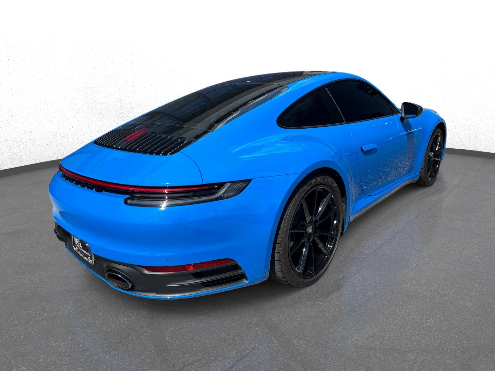 Used 2022 Porsche 911 Carrera RWD image 3