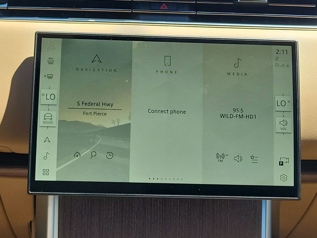 New 2026 Land Rover Range Rover SE image 21