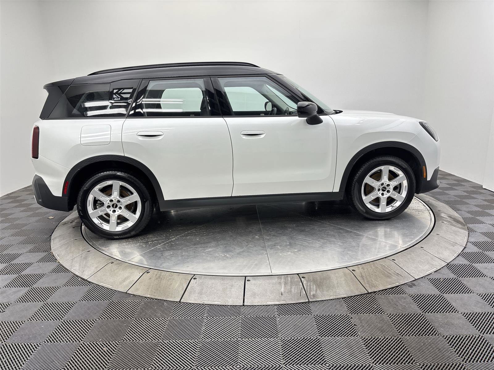 Used 2025 MINI Cooper Countryman S image 17