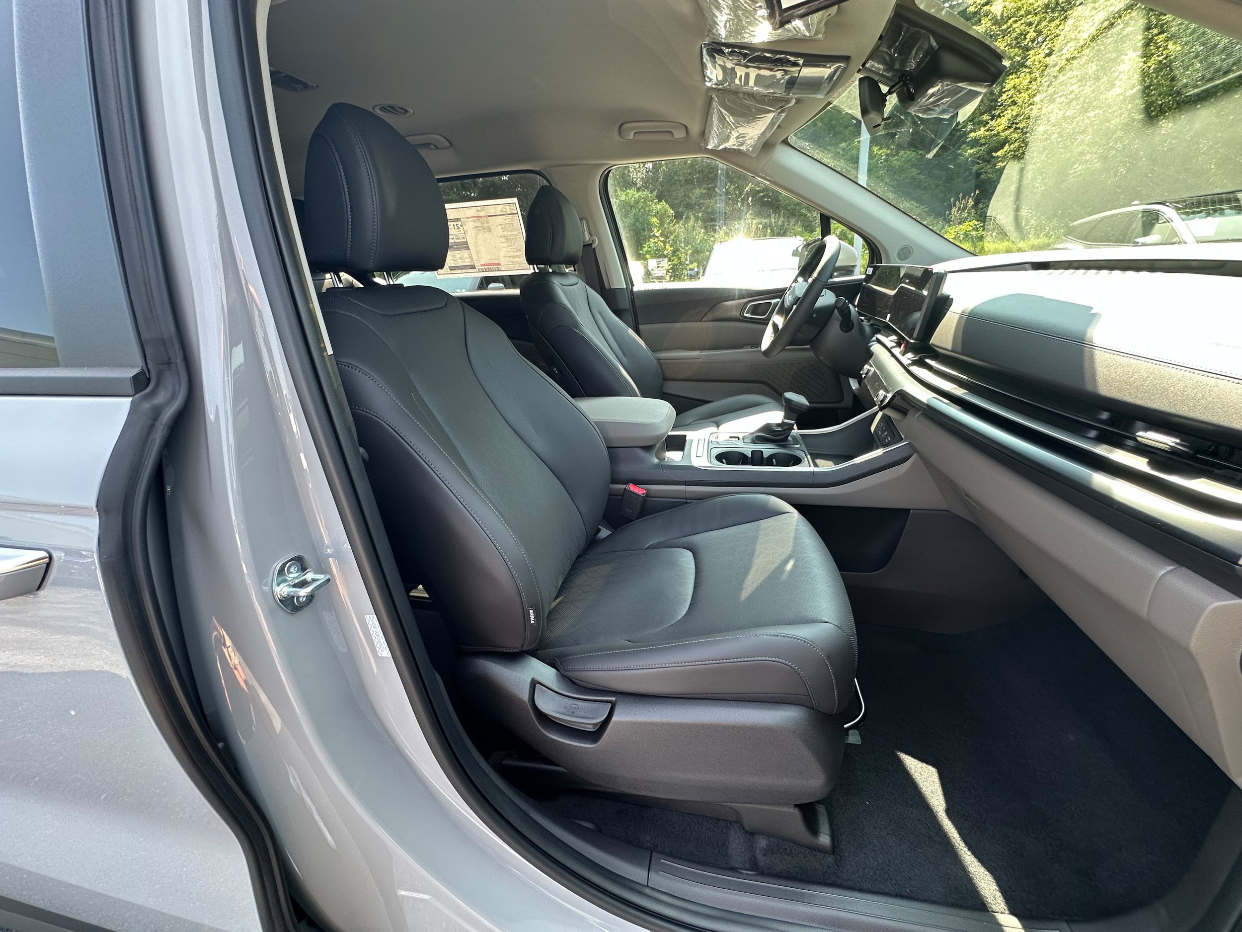 New 2027 Kia Carnival FWD image 19