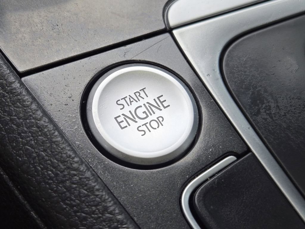 Used 2019 Volkswagen Golf SE image 22