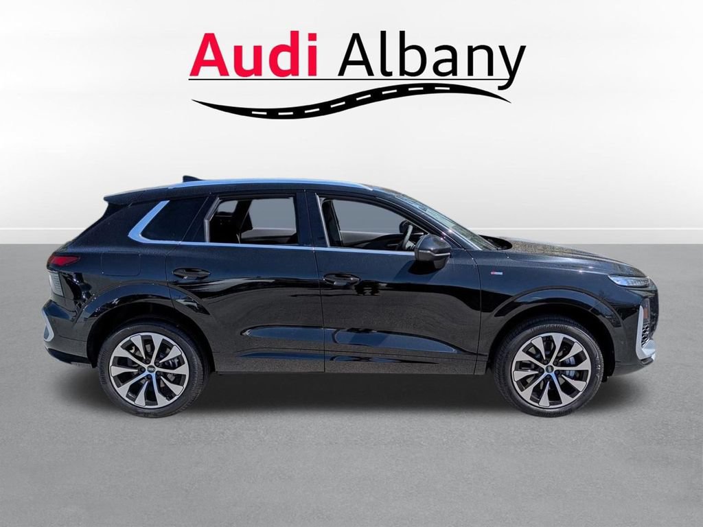 New 2026 Audi Q3 quattro 2.0T AWD/4WD image 3