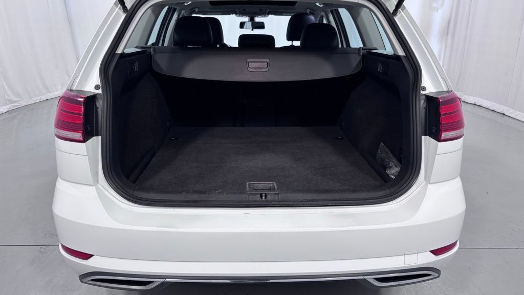 Used 2018 Volkswagen Golf SE FWD image 28