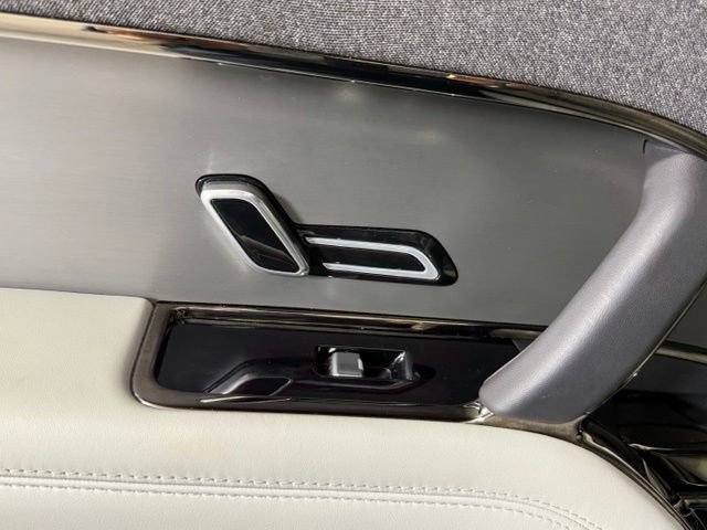 Certified 2025 Land Rover Range Rover Sport SE AWD/4WD image 25