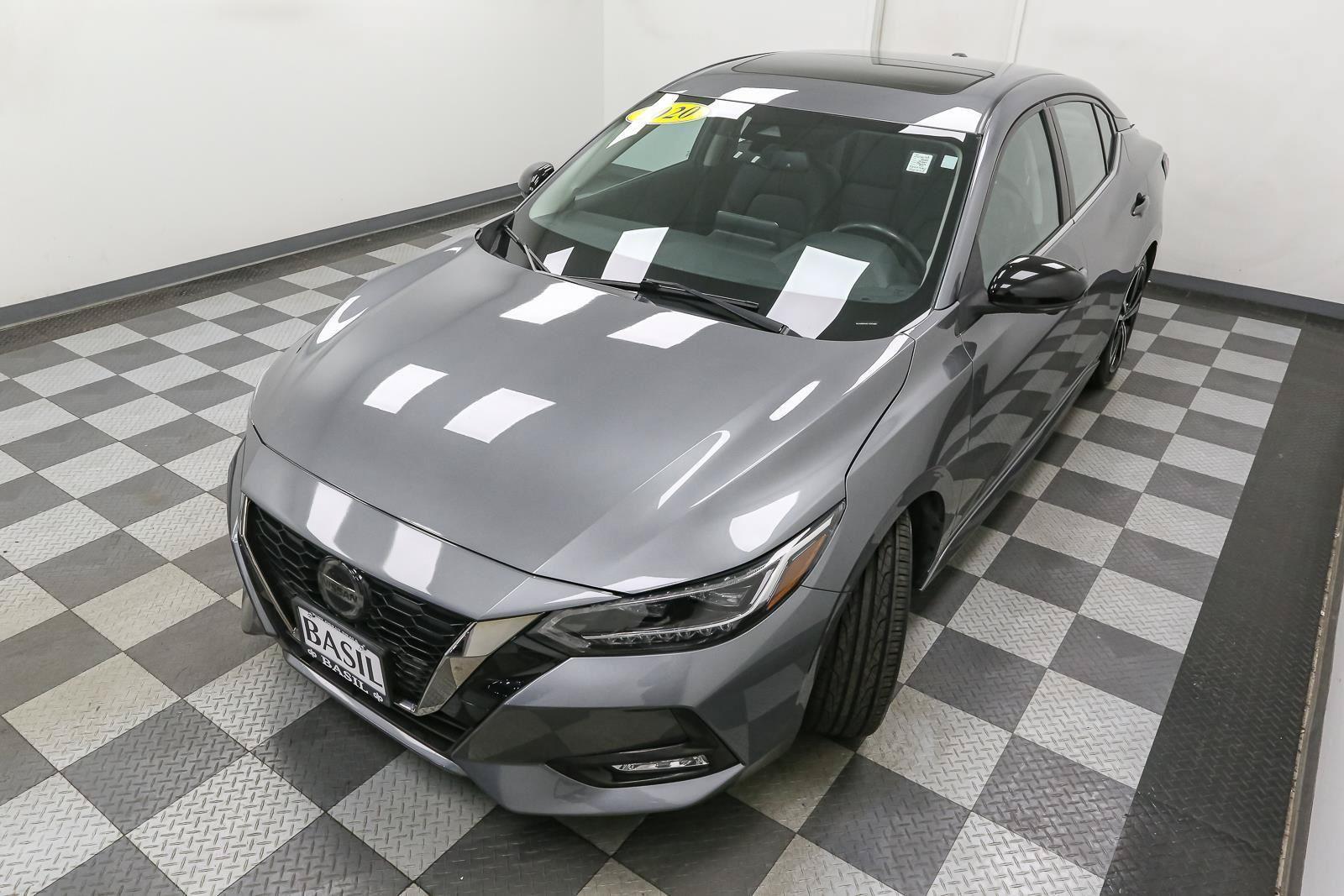 Used 2020 Nissan Sentra SR w/ Premium Package FWD image 6