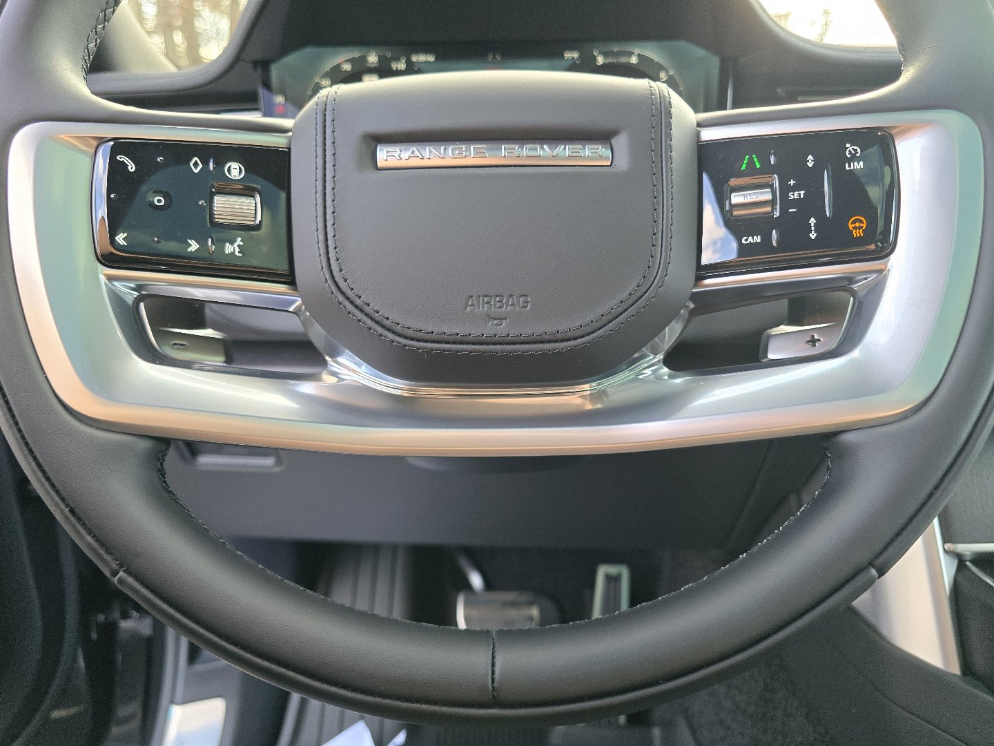 New 2026 Land Rover Range Rover SE image 42