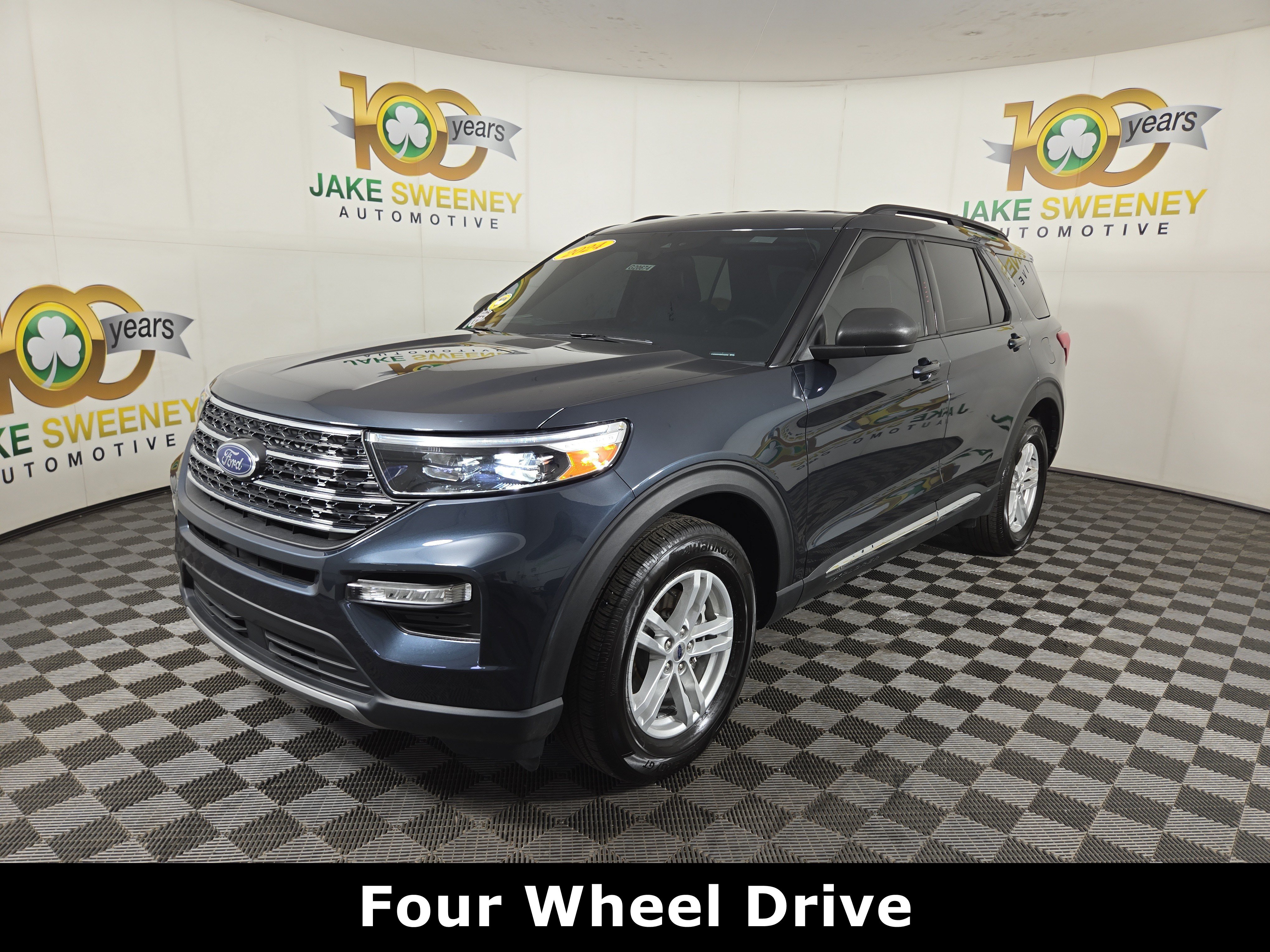 Used 2024 Ford Explorer XLT w/ Equipment Group 202A AWD/4WD image 3