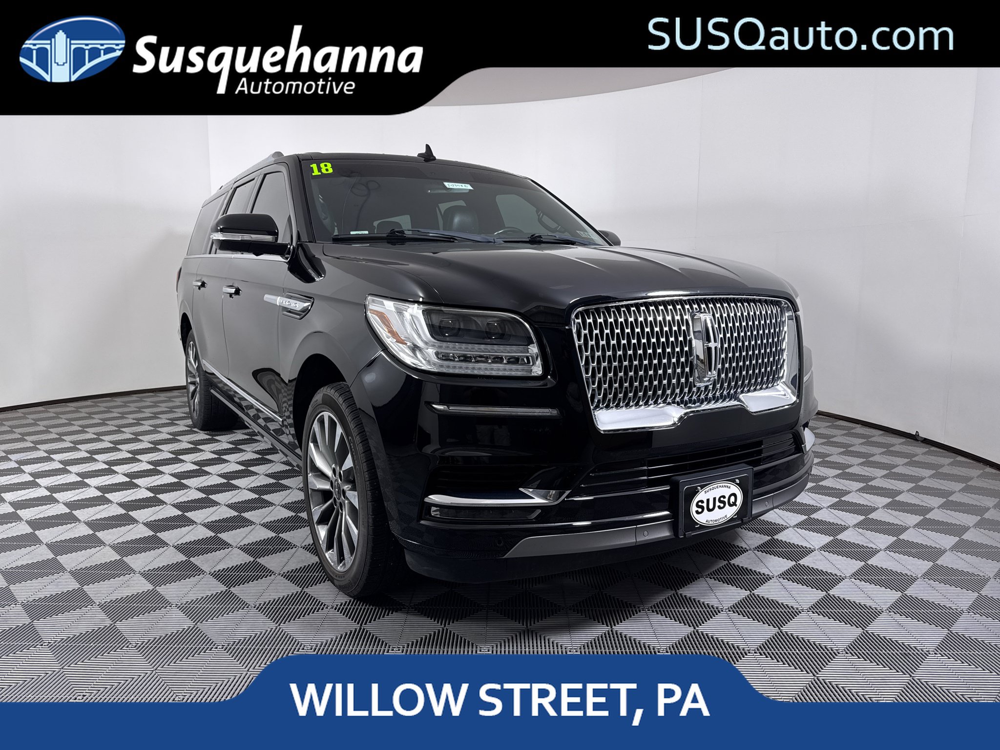Used 2018 Lincoln Navigator L Select AWD/4WD image 1