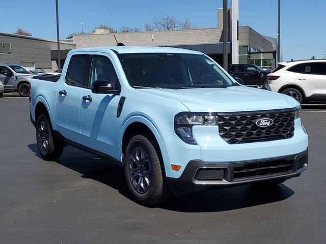 New 2026 Ford Maverick XLT w/ Equipment Group 301A AWD/4WD image 2