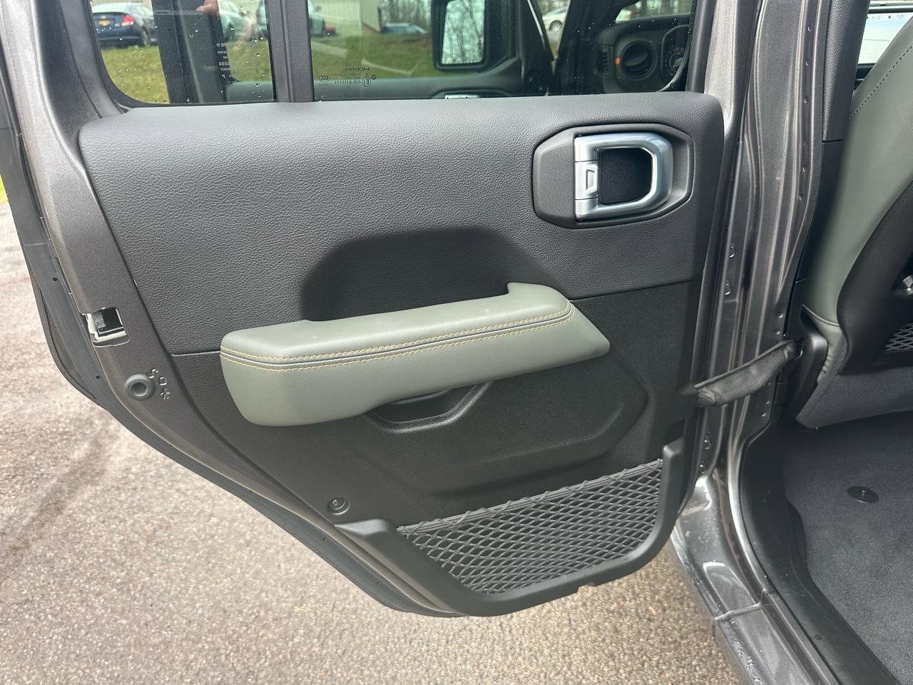 Used 2024 Jeep Gladiator Mojave image 12