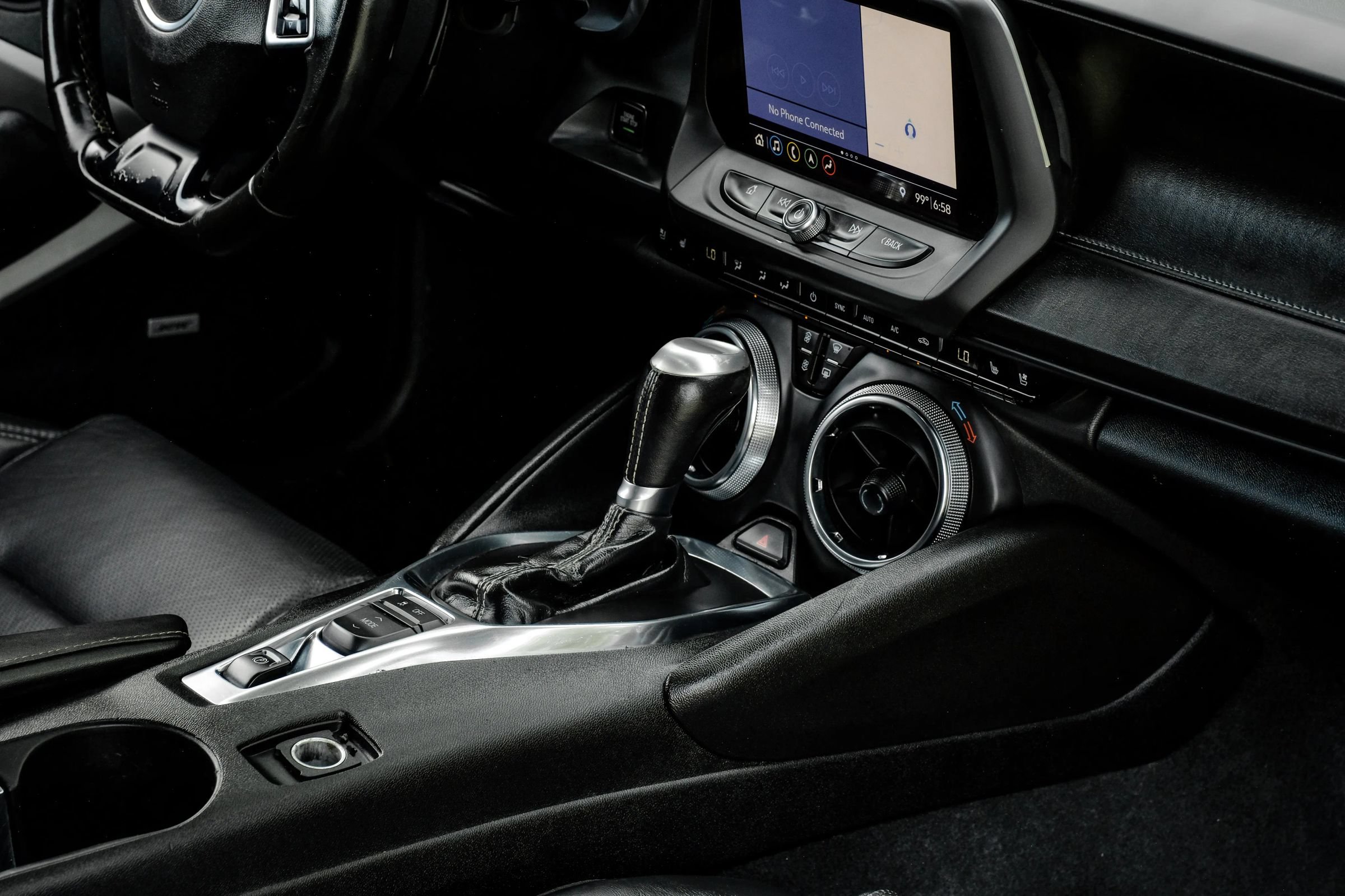 Used 2019 Chevrolet Camaro LT RWD image 31
