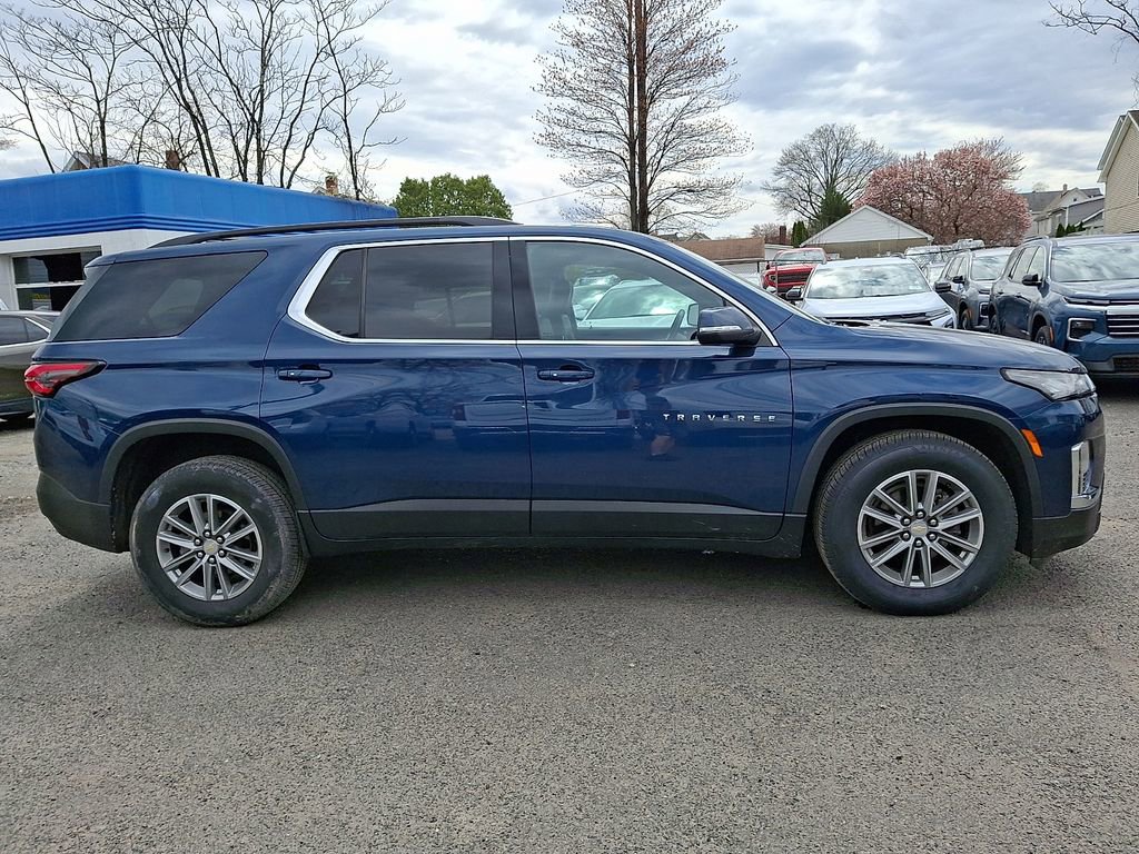 Used 2023 Chevrolet Traverse LT image 10