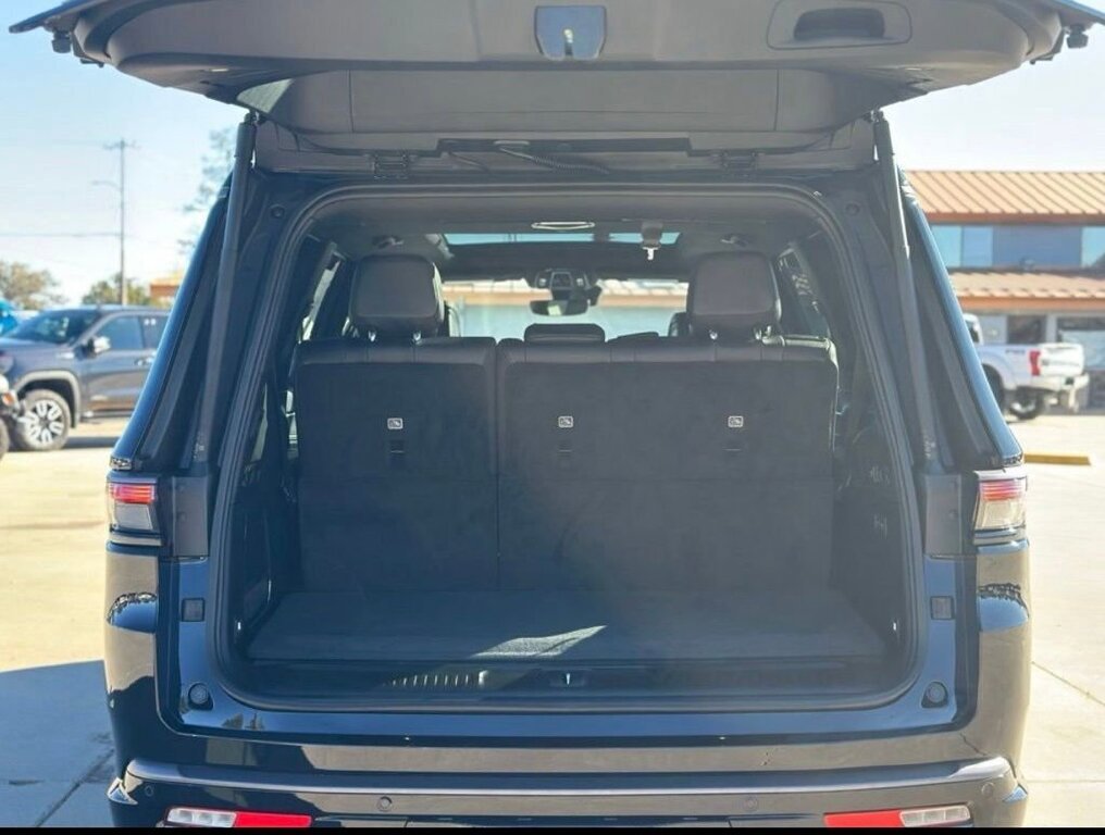 New 2026 Jeep Grand Wagoneer Limited image 10