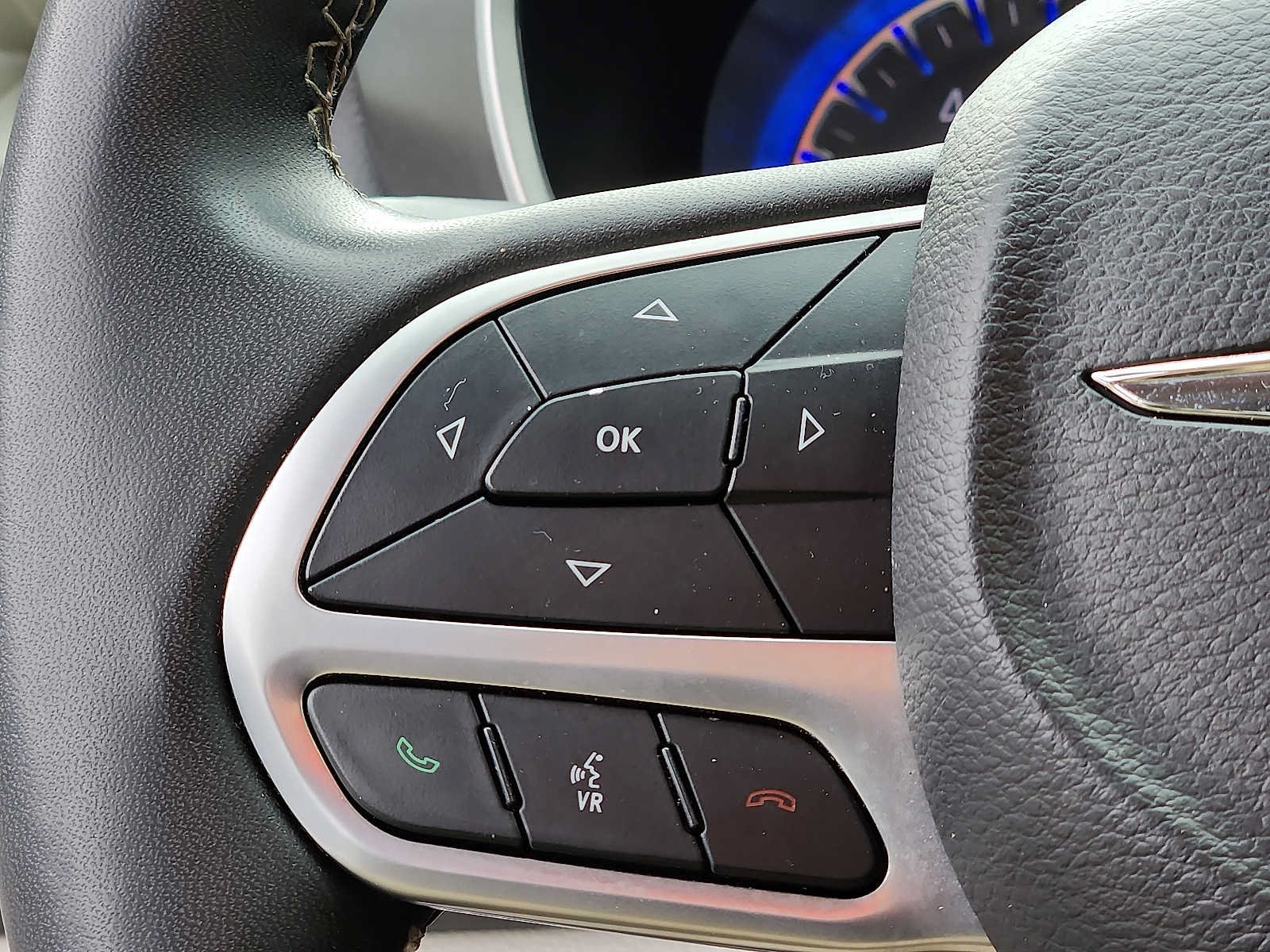 Used 2024 Chrysler Pacifica Touring-L FWD image 20