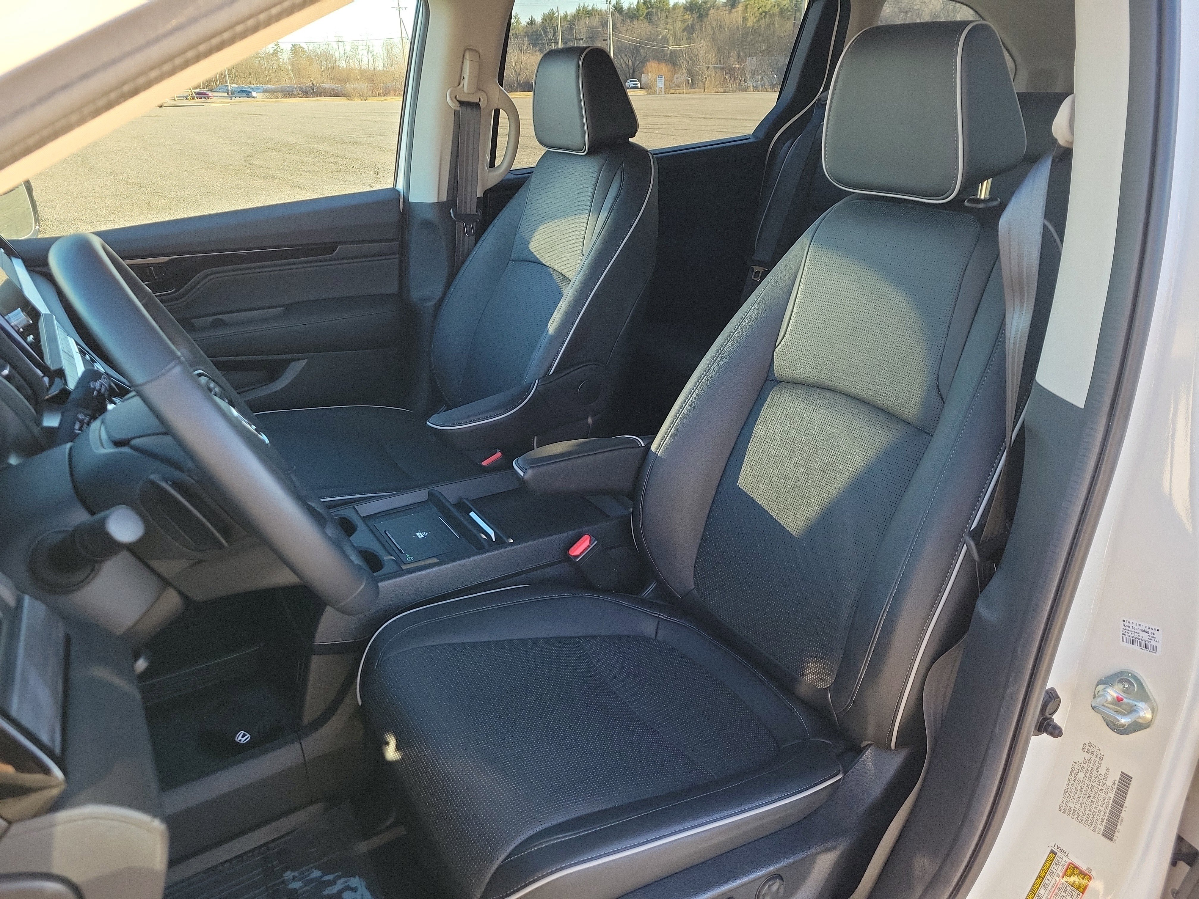 Used 2025 Honda Odyssey Elite image 14